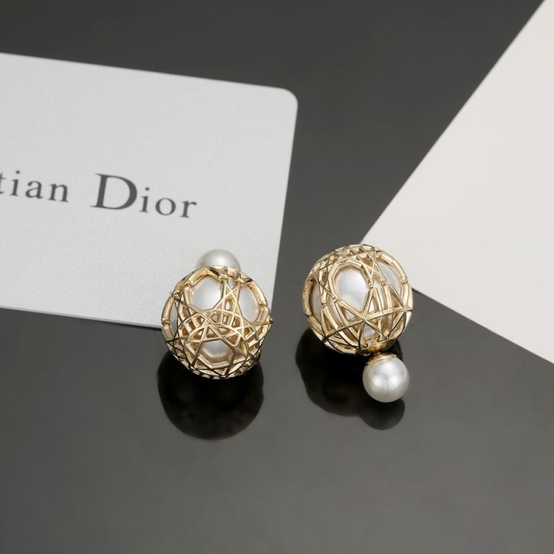 chr1st1an D10r earrings